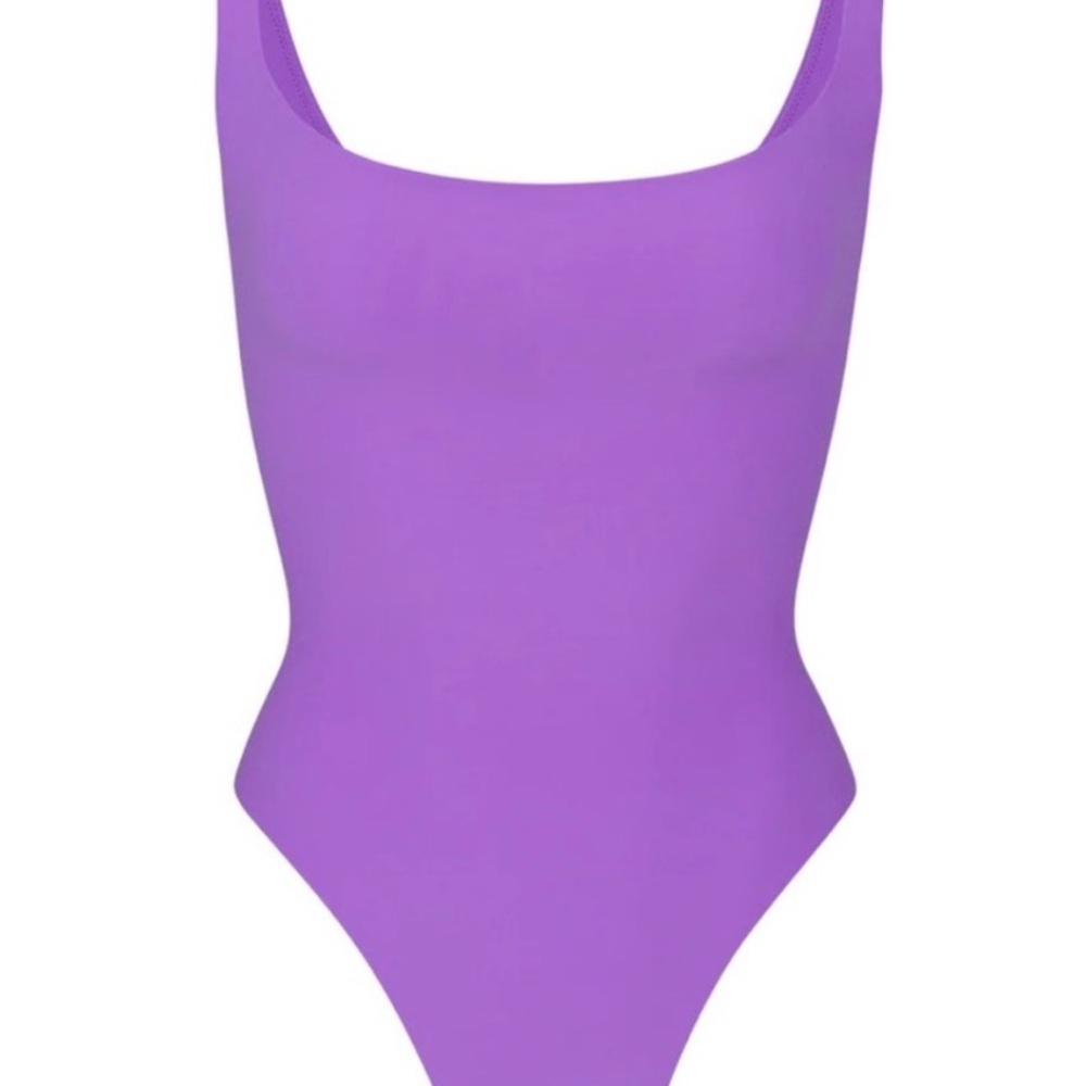 SKIMS Fits Everybody Square Neck Bodysuit